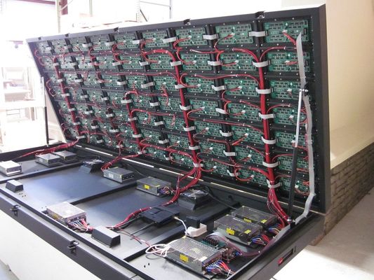 लैन यूएसबी वाईफाई कनेक्टिविटी के साथ P10RGB एलईडी स्मारक संकेत