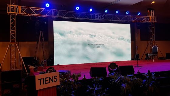 450w हाई रेजोल्यूशन एलईडी स्क्रीन P1.875 P2.5 4500 Cd 140H व्यूइंग एंगल